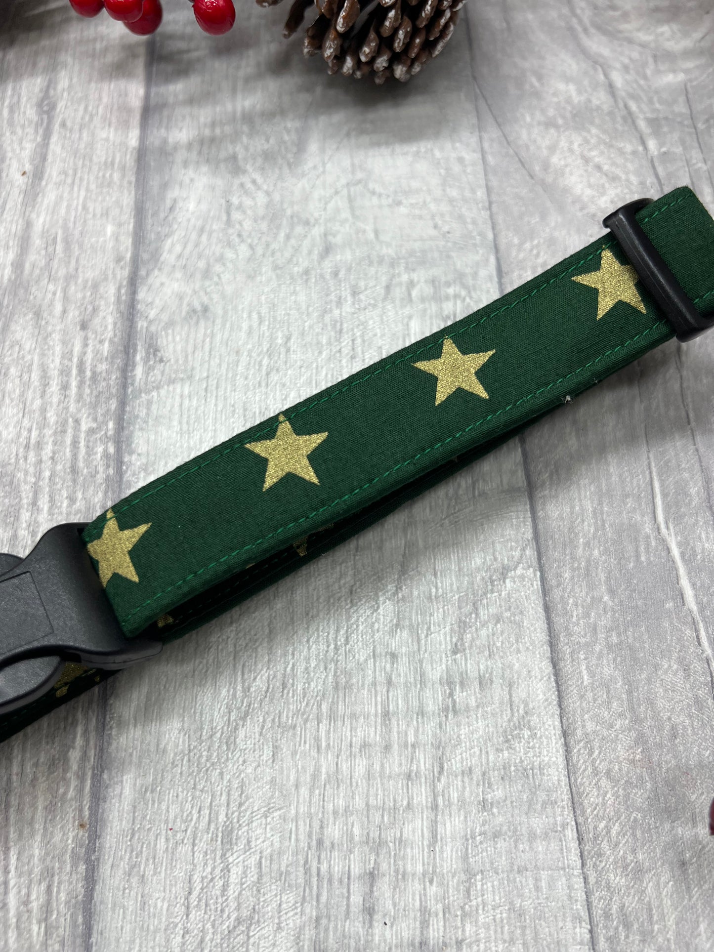 Christmas Gold Star Festive Green Dog Collar