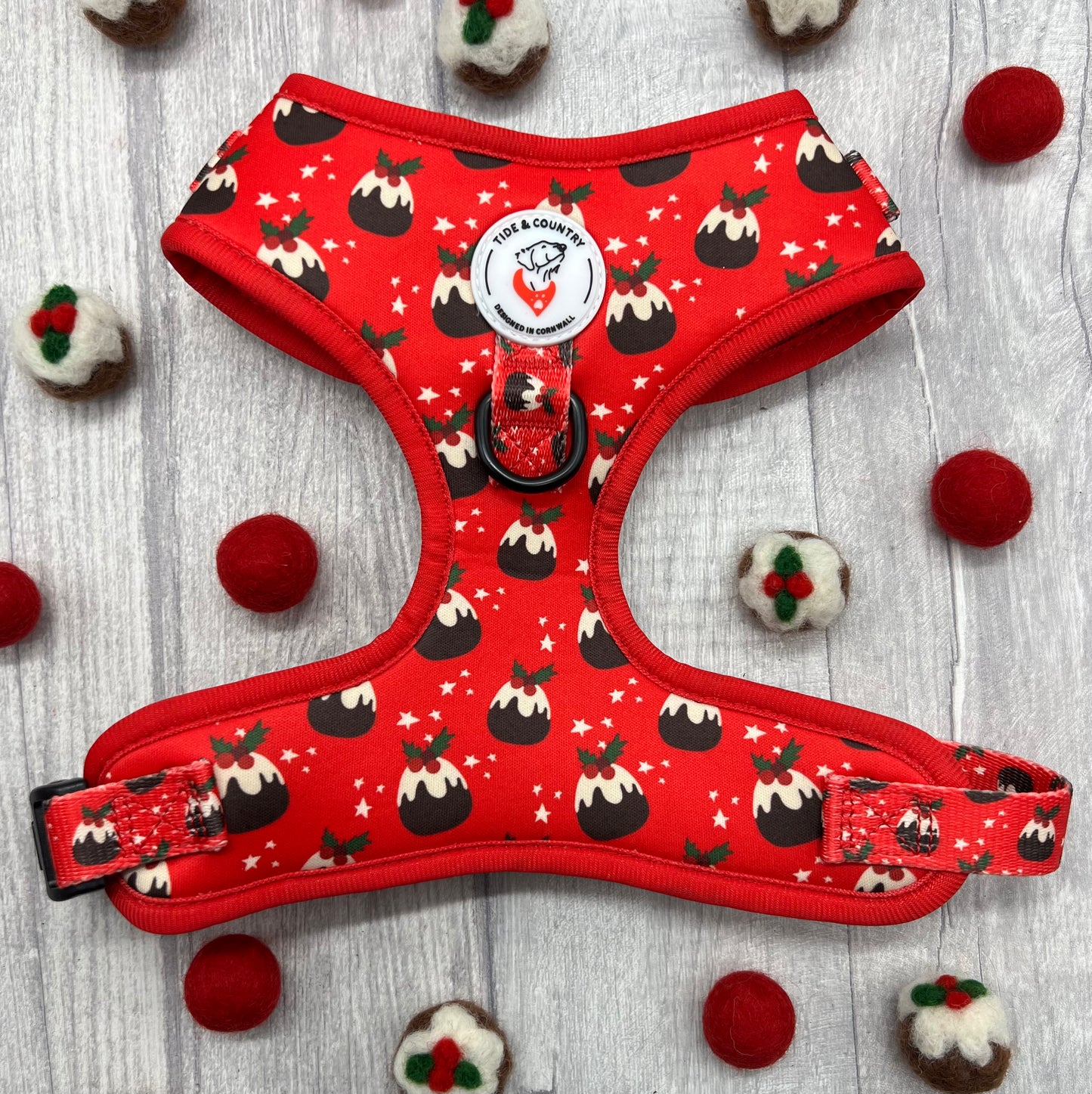 Red christmas dog harness with Christmas puddings print