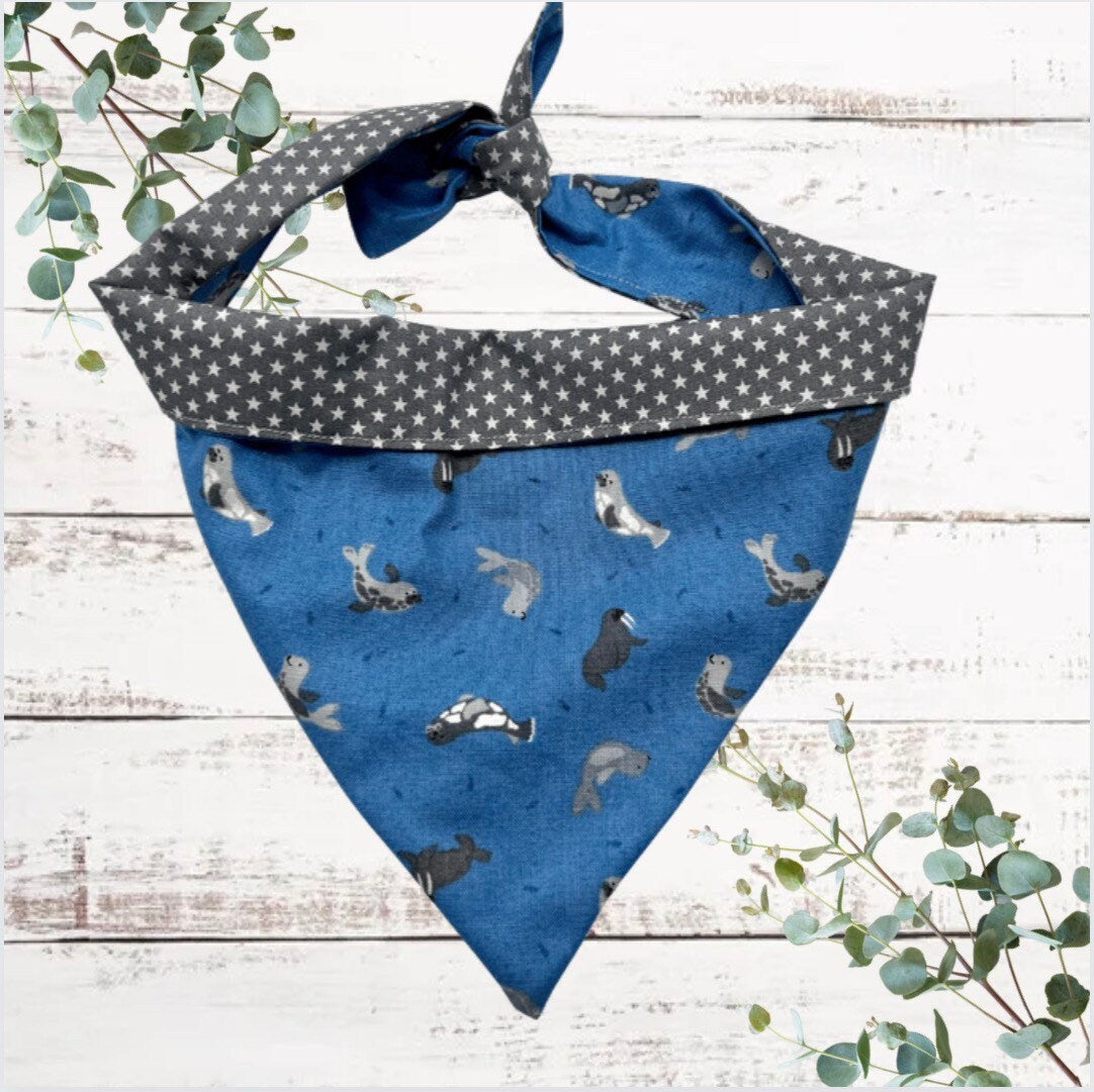 St Ives Seal reversible dog bandana