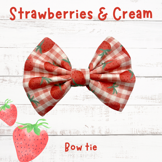 Strawberries&Cream bow tie