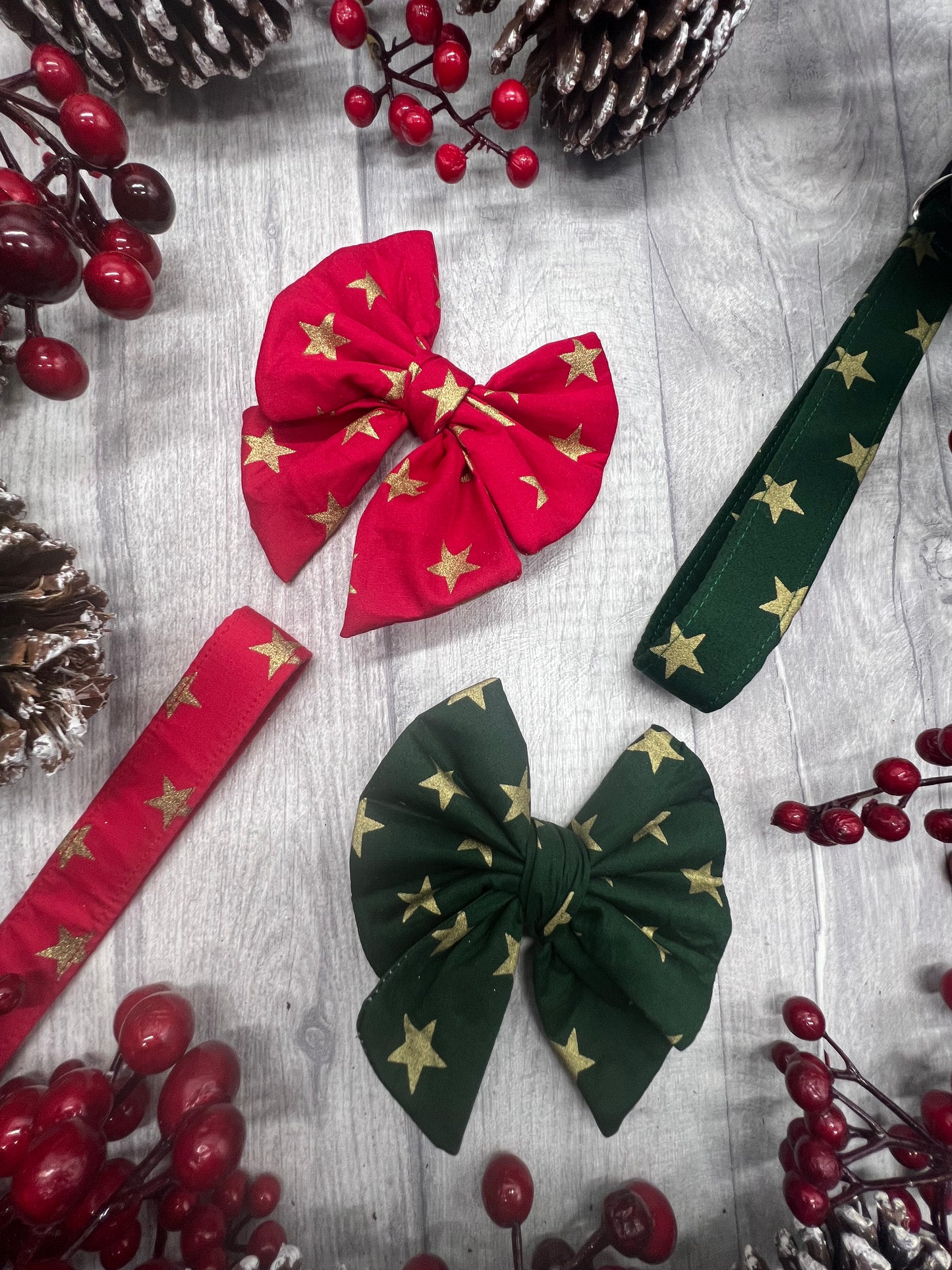 Red/green golden star bow tie