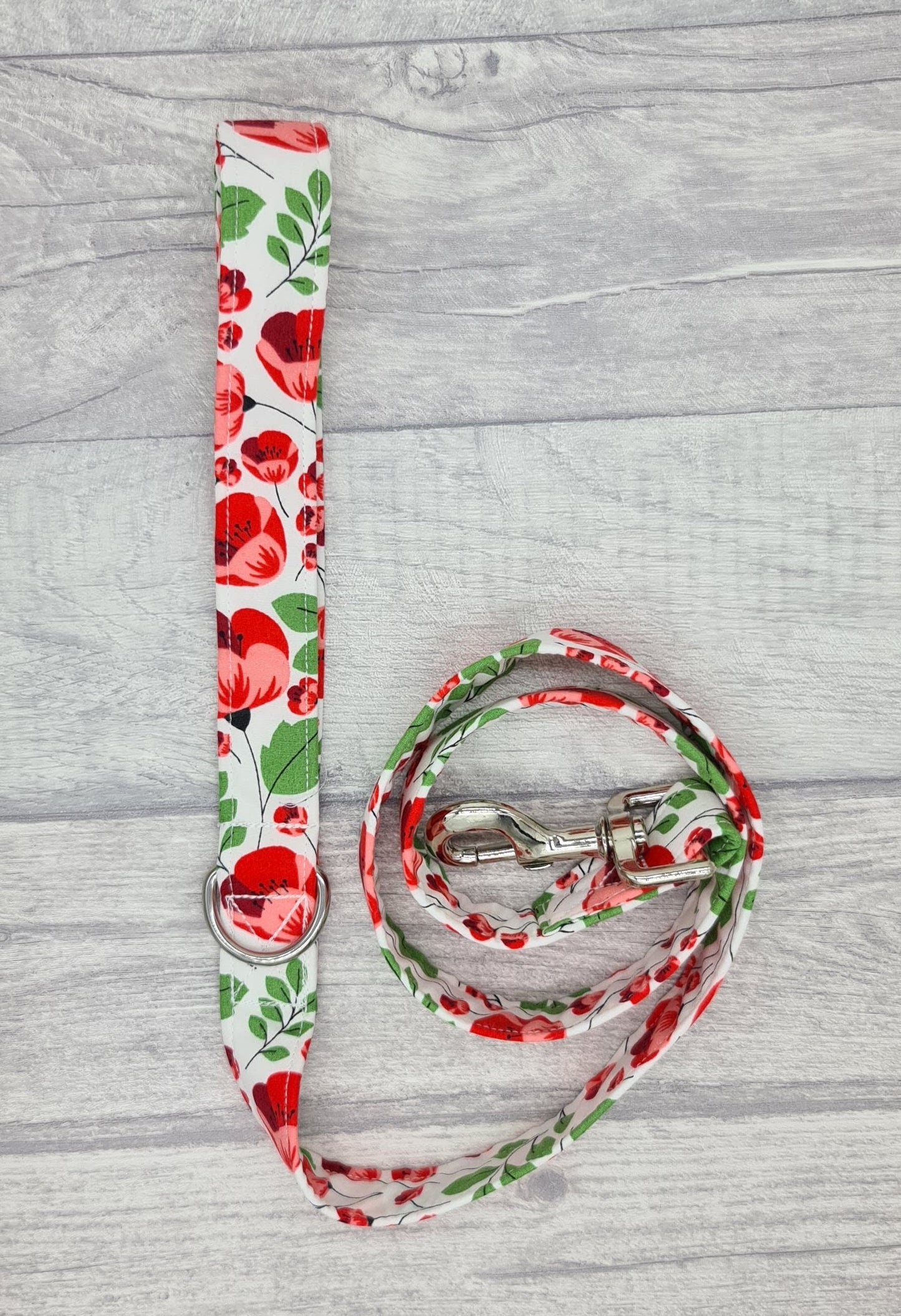 Bright and beautiful Poppy print dog lead with d ring