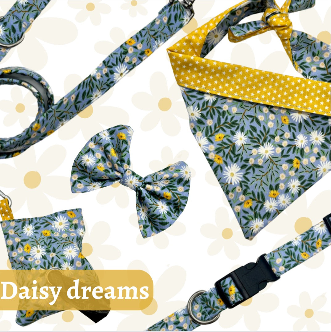 Daisy Dreams reversible dog bandana